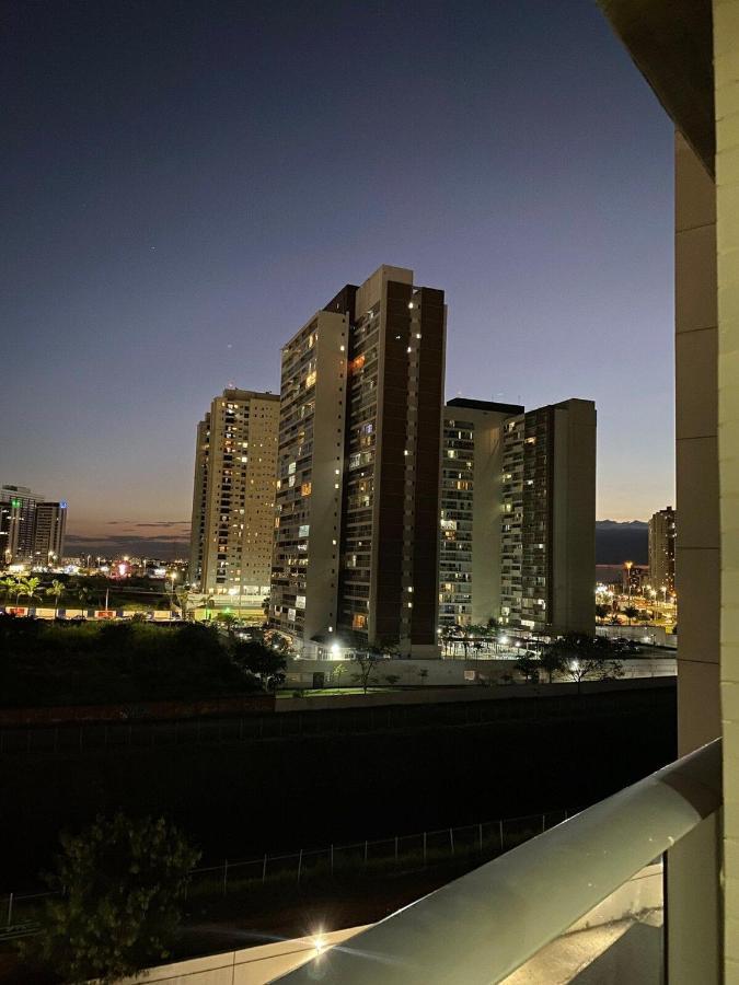 Excelente Ap No Df Century Plaza * Brasília